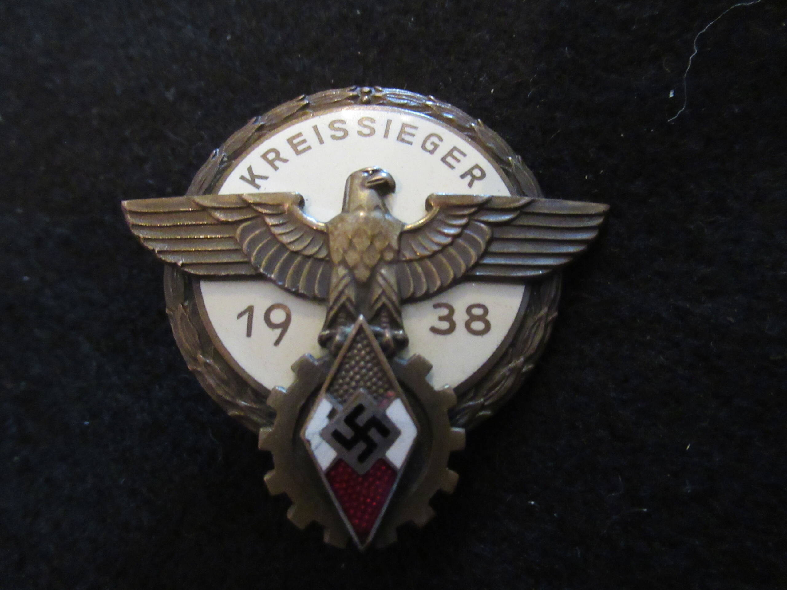 HJ Kriegsieger badge for 1938
