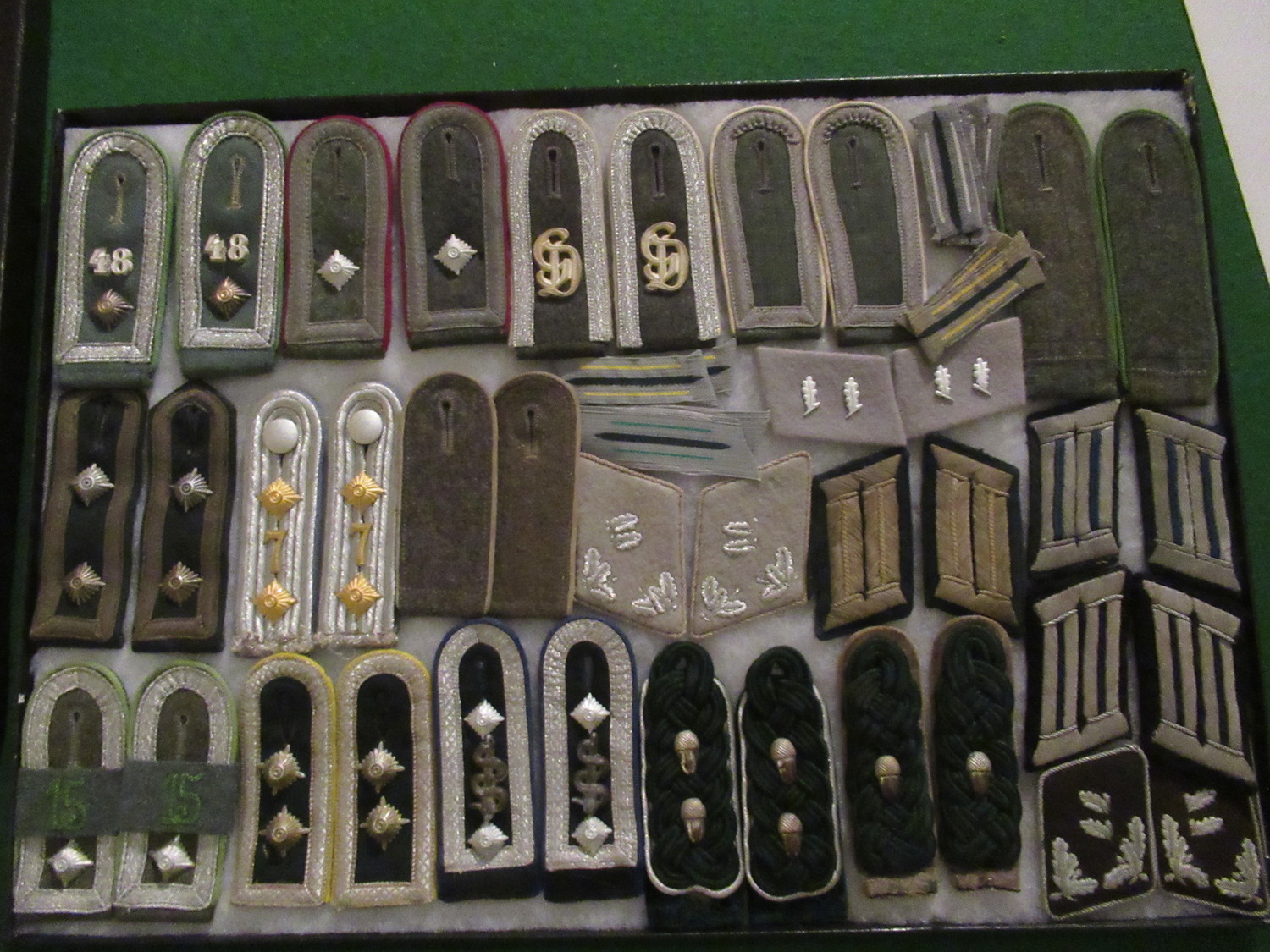Heer-Shoulder-Boards.jpg