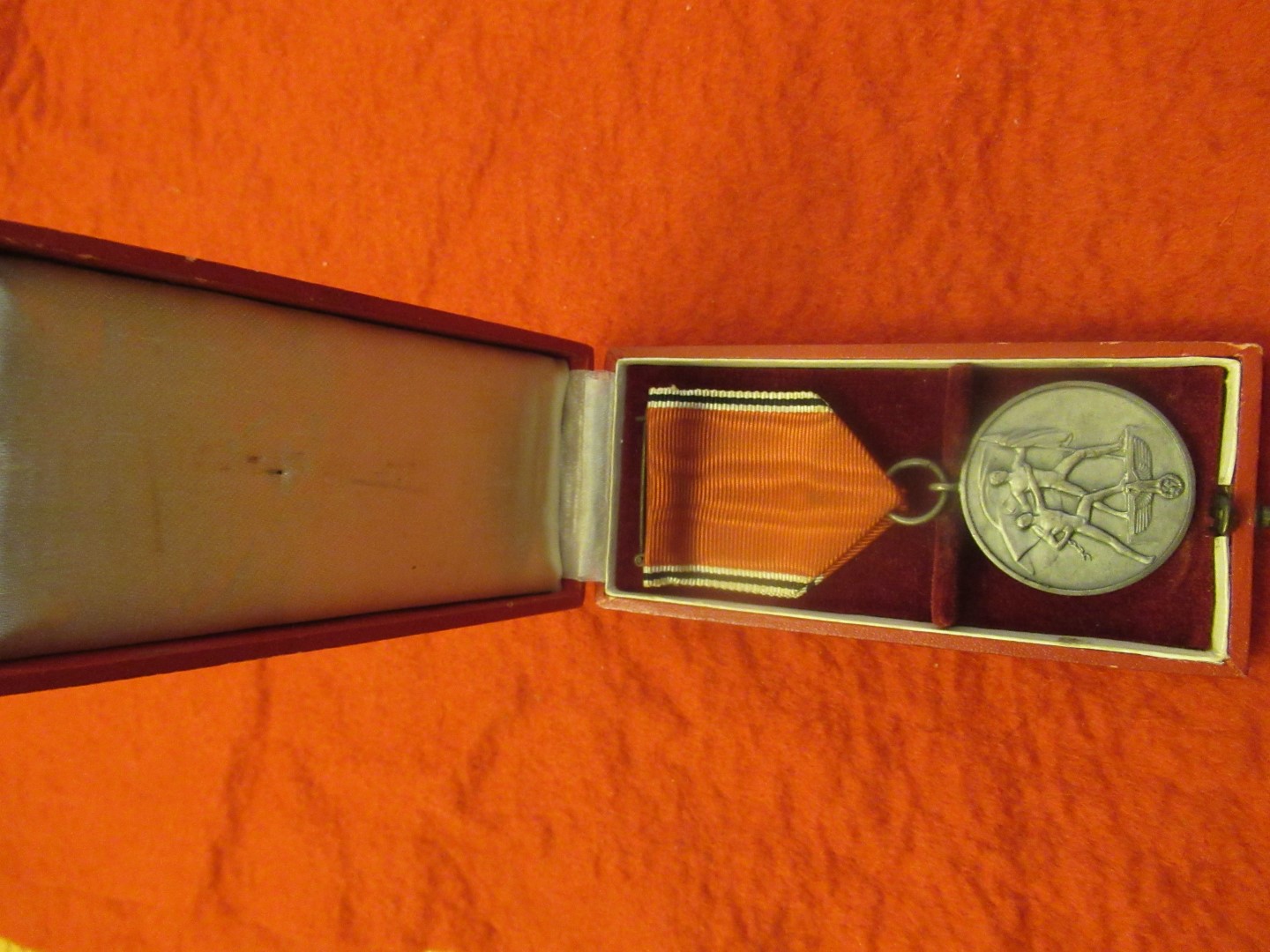13 March 38 boxed medal
