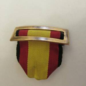 Spanish 1936 War medal with metal device