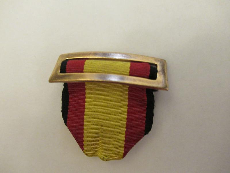 Spanish 1936 War medal with metal device